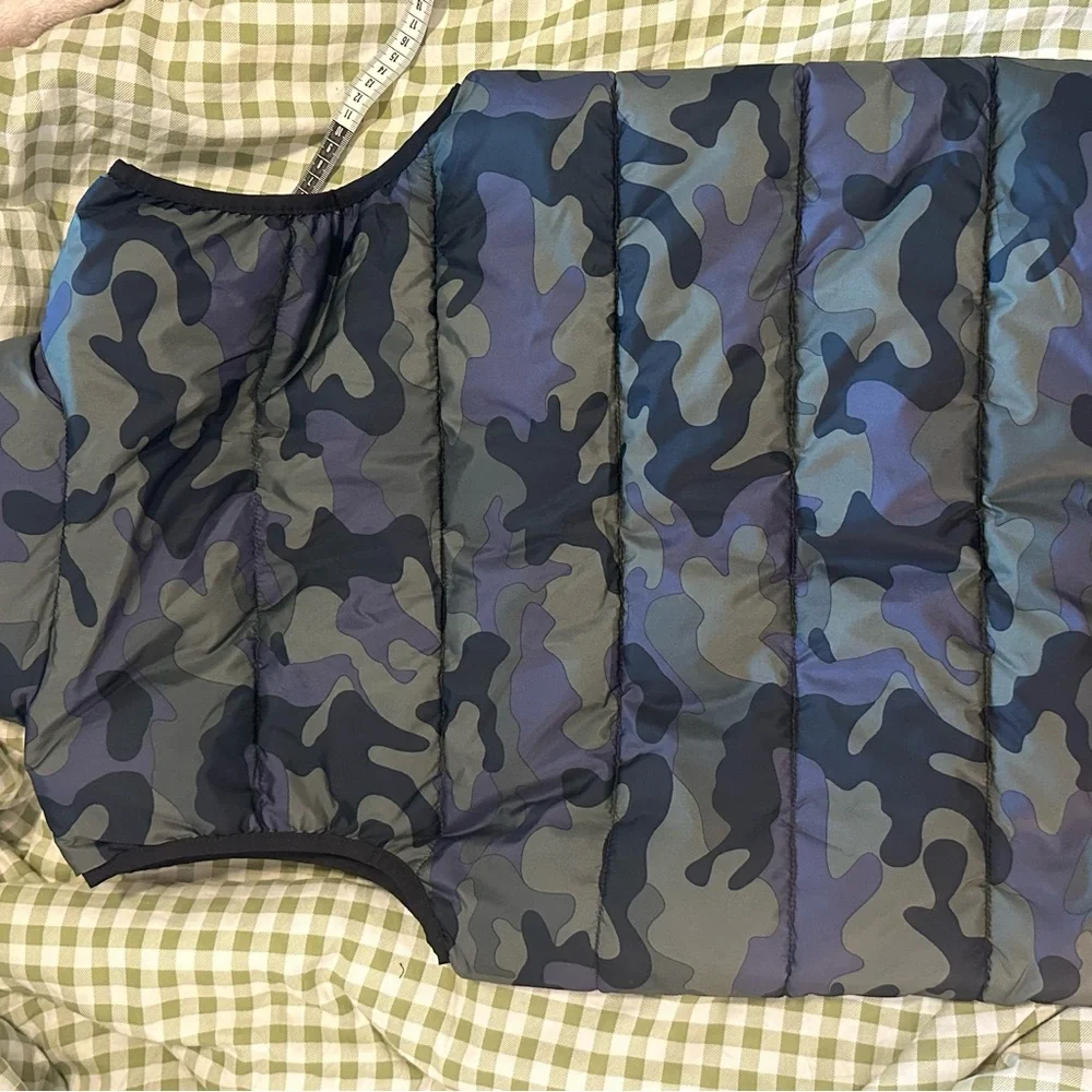 GAP Kids Boy’s Camo Puffer Vest Size Large - Picture 3 of 6